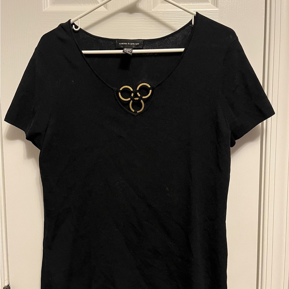 Women’s Black Short Sleeve Cable & Gauge shirt with gold‎ accents large.